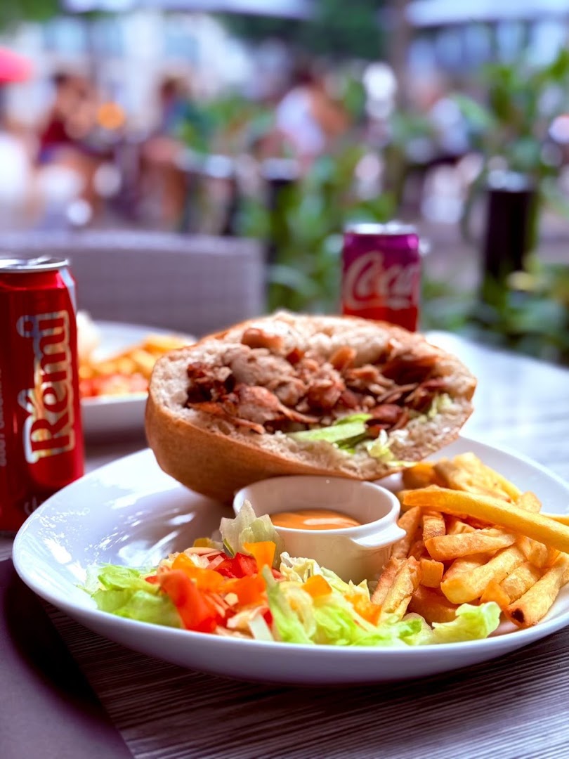 ROANNE MOZAIK FOOD KEBAB TACOS BURGER · Photos 4